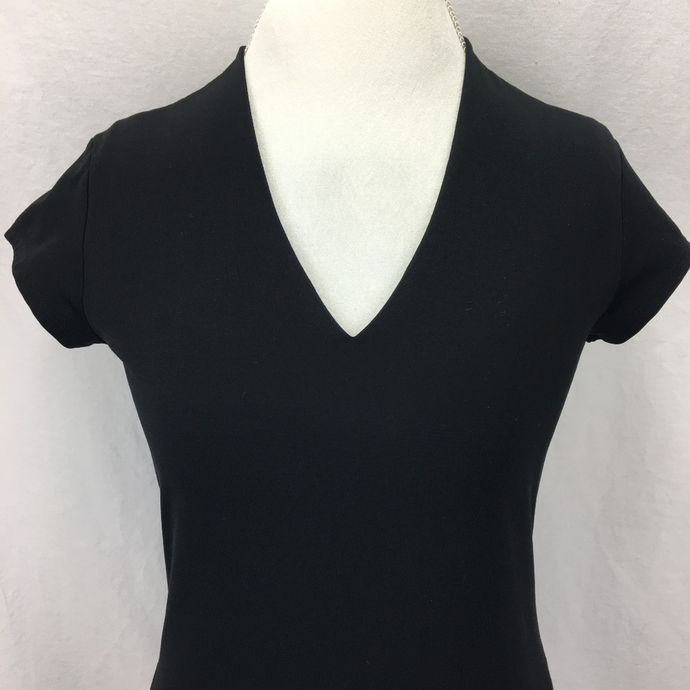 CHICO'S stretchy black short sleeve v-neck top - size S